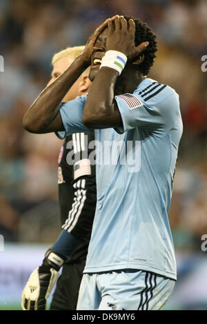 27. August 2011 - Kansas City, Kansas, reagiert US - Sporting KC vorwärts Kei Kamara (23) nach eine verpasste Chance. FC Dallas besiegte Sporting KC 3-2 LIVESTRONG Sporting Park in Kansas City, Kansas. (Kredit-Bild: © Tyson Hofsommer/Southcreek Global/ZUMAPRESS.com) Stockfoto