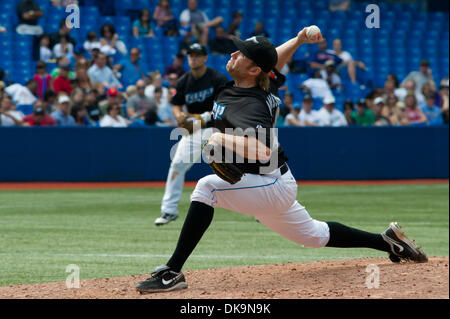 27. August 2011 - Toronto, Ontario, Kanada - Toronto Blue Jays Krug Casey Janssen (44) trat das Spiel im 7. Inning gegen die Tampa Bay Rays. Die Tampa Bay Rays besiegte der Toronto Blue Jays-6 - 5 im Rogers Centre, Toronto Ontario. (Kredit-Bild: © Keith Hamilton/Southcreek Global/ZUMAPRESS.com) Stockfoto