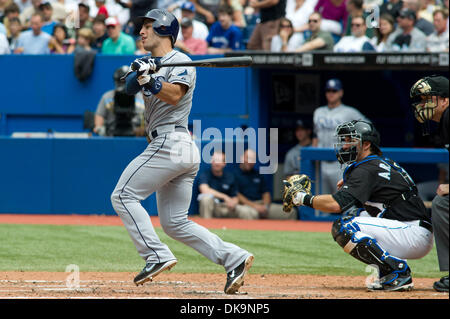 28. August 2011 - Toronto, Ontario, Kanada - Tampa Bay Rays Shortstop Sean Rodriguez (1) zur 3. base im 4. Inning gegen die Toronto Blue Jays erdet. Die Tampa Bay Rays besiegte die Toronto Blue Jays 12 - 0 im Rogers Centre, Toronto Ontario. (Kredit-Bild: © Keith Hamilton/Southcreek Global/ZUMAPRESS.com) Stockfoto