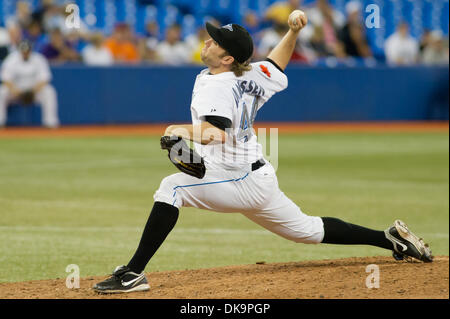 29. August 2011 - Toronto, Ontario, Kanada - Toronto Blue Jays Krug Casey Janssen (44) trat das Spiel im 8. Inning gegen die Tampa Bay Rays. Die Toronto Blue Jays gegen die Tampa Bay Rays 7 - 3 im Rogers Centre, Toronto Ontario. (Kredit-Bild: © Keith Hamilton/Southcreek Global/ZUMAPRESS.com) Stockfoto