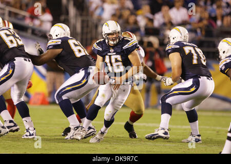 1. September 2011 - San Diego, Kalifornien, US - San Diego Chargers QB Scott Tolzien läuft das Vergehen gegen die San Francisco 49' Ers in San Diego, Kalifornien. Die Ladegeräte führen die 49' Ers 14-7 zur Halbzeit. (Kredit-Bild: © Nick Morris/Southcreek Global/ZUMAPRESS.com) Stockfoto