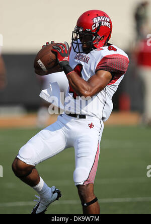 3. September 2011 - Stillwater, Oklahoma, Vereinigte Staaten von Amerika - Louisiana-Lafayette Ragin Cajuns Wide Receiver Javone Lawson (4) in Aktion während des Spiels zwischen der Louisiana-Lafayette Ragin Cajuns und die Oklahoma State Cowboys im Boone Pickens Stadium in Stillwater, OK. Oklahoma State führt Louisiana-Lafayette 34 bis 10 zur Halbzeit. (Kredit-Bild: © Dan Wozniak/Southcreek G Stockfoto