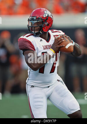 3. September 2011 - Stillwater, Oklahoma, Vereinigte Staaten von Amerika - Louisiana-Lafayette Ragin Cajuns quarterback Blaine Gautier (17) in Aktion während des Spiels zwischen der Louisiana-Lafayette Ragin Cajuns und die Oklahoma State Cowboys im Boone Pickens Stadium in Stillwater, OK. Oklahoma State besiegt Louisiana-Lafayette-61 34. (Kredit-Bild: © Dan Wozniak/Southcreek Global/ZUMA Stockfoto