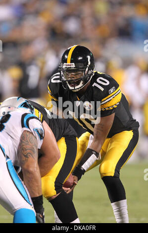 1. September 2011; Pittsburgh Steelers-quarterback Dennis Dixon (10) bei Bank of America Stadium in Charlotte, North Carolina. Pittsburgh gewinnt 33-17. Jim Dedmon/CSM(Credit Image: © Jim Dedmon/Cal Sport Media/ZUMAPRESS.com) Stockfoto