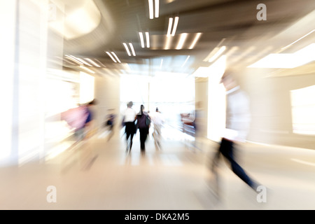 Einsatz von slow-Shutter Speed 30. zweite und Zoom-Funktion um Zuzug in Hong Kong zu veranschaulichen. Stockfoto