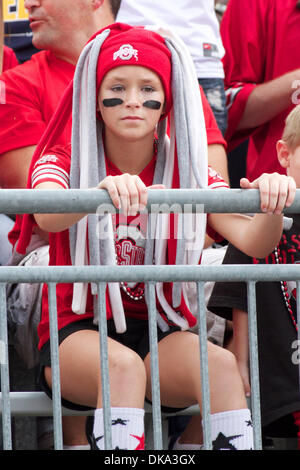 10. September 2011 - Columbus, Ohio, USA - An Ohio State Buckeyes Fan während des Spiels zwischen Toledo und Ohio State University in Ohio Stadium, Columbus, Ohio. Ohio State besiegt Toledo 27-22. (Kredit-Bild: © Scott Stuart/Southcreek Global/ZUMAPRESS.com) Stockfoto