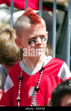 10. September 2011 - Columbus, Ohio, USA - An Ohio State Buckeyes Fan während des Spiels zwischen Toledo und Ohio State University in Ohio Stadium, Columbus, Ohio. Ohio State besiegt Toledo 27-22. (Kredit-Bild: © Scott Stuart/Southcreek Global/ZUMAPRESS.com) Stockfoto