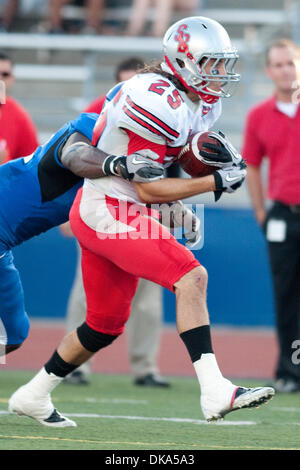 10. September 2011 - Buffalo, New York, USA - Stony Brook Seawolves Wide Receiver Jordan Gush (#25) läuft mit dem Ball in einem Spiel gegen die Buffalo Bulls im UB-Stadion. Buffalo gewann das Spiel 35-7. (Kredit-Bild: © Mark Konezny/Southcreek Global/ZUMAPRESS.com) Stockfoto