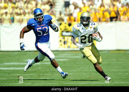 17. September 2011 - Atlanta, Georgia, USA - Georgia Tech Yellow Jackets Runningback Roddy Jones (20) in einem Spiel gegen die Kansas Jayhawks im Bobby Dodd Stadium in Atlanta Georgia.  Georgia Tech gewinnt 66-24 (Credit-Bild: © Marty Bingham/Southcreek Global/ZUMAPRESS.com) Stockfoto