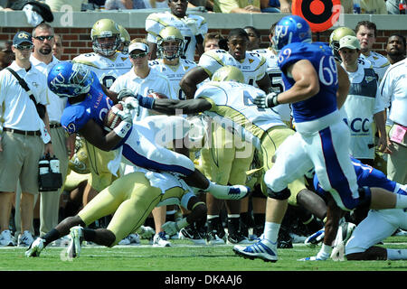 17. September 2011 - Atlanta, Georgia, USA - Kansas Jayhawks Runningback James Sims (29) in einem Spiel gegen die Georgia Tech Yellow Jackets im Bobby Dodd Stadium in Atlanta Georgia.  Georgia Tech gewinnt 66-24 (Credit-Bild: © Marty Bingham/Southcreek Global/ZUMAPRESS.com) Stockfoto