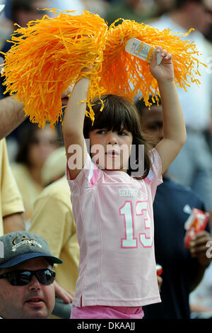 17. September 2011 - Atlanta, Georgia, USA - A junge Fan im Bobby Dodd Stadium in Atlanta Georgia.  Georgia Tech gewinnt 66-24 (Credit-Bild: © Marty Bingham/Southcreek Global/ZUMAPRESS.com) Stockfoto
