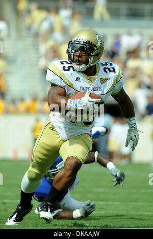 17. September 2011 - Atlanta, Georgia, USA - Georgia Tech Yellow Jackets Runningback Robert Godhigh (25) in einem Spiel gegen die Kansas Jayhawks im Bobby Dodd Stadium in Atlanta Georgia.  Georgia Tech gewinnt 66-24 (Credit-Bild: © Marty Bingham/Southcreek Global/ZUMAPRESS.com) Stockfoto