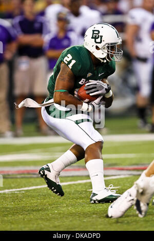 17. September 2011 - Waco, Texas, Vereinigte Staaten von Amerika - Baylor Bears Jarred Salubi (21) in Aktion während des Spiels zwischen Stephen F. Austin Lumberjacks und der Baylor Bears im Floyd Casey Stadium in Waco, Texas zurück laufen. Baylor Niederlagen SFA 48 bis 0. (Kredit-Bild: © Dan Wozniak/Southcreek Global/ZUMAPRESS.com) Stockfoto