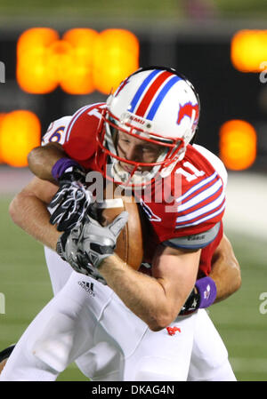 17. September 2011 - Dallas, Texas, Vereinigte Staaten von Amerika - während des Spiels zwischen SMU Mustangs und den nordwestlichen Staat Dämonen im Ford Stadium in Dallas, Texas. SMU führt Northwestern Staat 26-0 bei der Hälfte. (Kredit-Bild: © Matt Pearce/Southcreek Global/ZUMAPRESS.com) Stockfoto