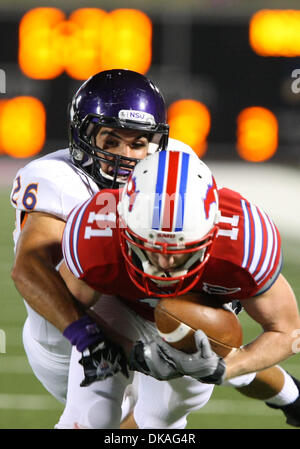 17. September 2011 - Dallas, Texas, Vereinigte Staaten von Amerika - während des Spiels zwischen SMU Mustangs und den nordwestlichen Staat Dämonen im Ford Stadium in Dallas, Texas. SMU führt Northwestern Staat 26-0 bei der Hälfte. (Kredit-Bild: © Matt Pearce/Southcreek Global/ZUMAPRESS.com) Stockfoto