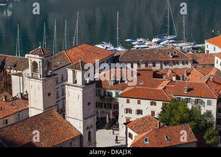 Montenegro, Boka Kotorska (Bucht von Kotor), Ansicht von Stari Grad (Altstadt) von St John Hill Stockfoto