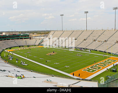 17. September 2011 - Waco, Texas, Vereinigte Staaten von Amerika - The Baylor Bears-Stadion vor dem Spiel zwischen Stephen F. Austin Lumberjacks und der Baylor Bears im Floyd Casey Stadium in Waco, Texas. Baylor Niederlagen SFA 48 bis 0. (Kredit-Bild: © Dan Wozniak/Southcreek Global/ZUMAPRESS.com) Stockfoto