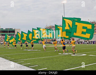 17. September 2011 - Waco, Texas, Vereinigte Staaten von Amerika - Baylor Bears Cheerleader in Aktion während des Spiels zwischen Stephen F. Austin Lumberjacks und der Baylor Bears im Floyd Casey Stadium in Waco, Texas. Baylor Niederlagen SFA 48 bis 0. (Kredit-Bild: © Dan Wozniak/Southcreek Global/ZUMAPRESS.com) Stockfoto