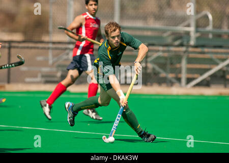 September 18, 2011 - San Diego, Kalifornien, USA - Heide SIMPSON aus Australien dribbelt den Ball in ihrem zweiten Spiel gegen die USA in den USA Vs Australien Series Turnier auf der Olympic Training Center statt. Australien gewann das Spiel 7: 3. (Kredit-Bild: © Wally Nell/ZUMAPRESS.com) Stockfoto