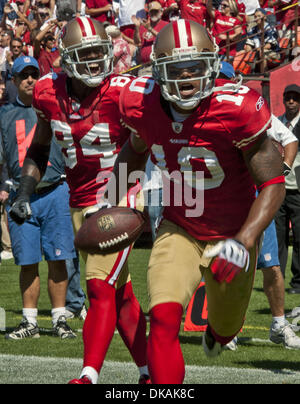 18. September 2011 - San Francisco, CA, USA - San Francisco 49ers Vs Dallas Cowboys im Candlestick Park Sonntag, 18. September 2011.  San Francisco 49ers Wide Receiver Kyle Williams (10) feiert Touchdown... Cowboys gewann in Überstunden 27-24 (Credit-Bild: © Al Golub/ZUMAPRESS.com) Stockfoto