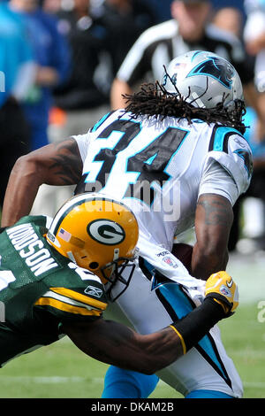 18. September 2011 - Charlotte, North Carolina, USA - Carolina Panthers Runningback DeAngelo Williams (34). Panthers führen die Packers an er Hälfte 13-7 bei der Bank of America Stadium in Charlotte, North Carolina. (Kredit-Bild: © Anthony Barham/Southcreek Global/ZUMAPRESS.com) Stockfoto