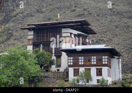 Tachog Lhakhang Dzong Tempel befindet sich in der Nähe von Eisen Kettenbrücke. Paro, Bhutan Stockfoto