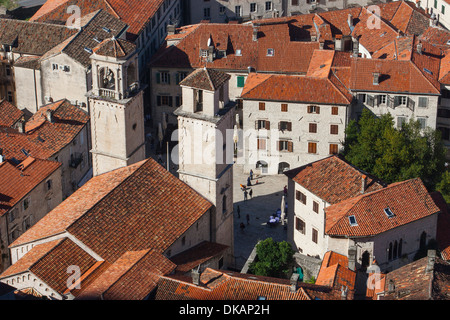 Montenegro, Boka Kotorska (Bucht von Kotor), Kathedrale Sveti Tripun (St. Tryphon) und Stari Grad (Altstadt) von St John Hill Stockfoto