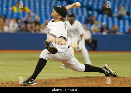 21. September 2011 - Toronto, Ontario, Kanada - Toronto Blue Jays Krug Casey Janssen (44) trat das Spiel im 8. Inning gegen die Los Angeles Angels. Die Los Angeles Angels besiegten die Toronto Blue Jays-7 - 2 im Rogers Centre, Toronto Ontario. (Kredit-Bild: © Keith Hamilton/Southcreek Global/ZUMAPRESS.com) Stockfoto