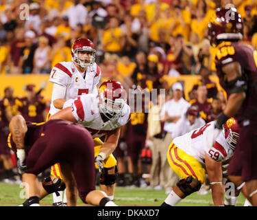 24. September 2011: USC Trojans quarterback Matt Barkley #7 in Aktion während einer NCAA Football-Spiel zwischen den Arizona State University Sun Devils und die USC Trojans im Sun Devil Stadium in Tempe, Arizona, von Sun Devils, 43-22 gewonnen. (Kredit-Bild: © Max Simbron/Cal Sport Media/ZUMAPRESS.com) Stockfoto