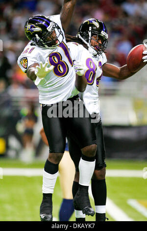 Sep 25, 2011 - Saint Louis, Missouri, USA - Baltimore Ravens Wide Receiver Anquan Boldin (81) & Baltimore Ravens Wide Receiver Torrey Smith (82) nach Torrey Smith TD im ersten Quartal in die NFL-Spiel zwischen den St. Louis Rams und die Baltimore Ravens auf Edward Jones Dome in St. Louis, Missouri reagierten. Raben besiegte die Rams 37-7 (Credit-Bild: © Jimmy Simmons/Sou Stockfoto