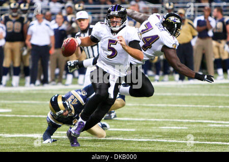 25. September 2011 - Saint Louis, Missouri, USA - Baltimore Ravens-quarterback Joe Flacco (5) in Aktion während der NFL-Spiel zwischen den St. Louis Rams und die Baltimore Ravens auf Edward Jones Dome in St. Louis, Missouri. Raben besiegte die Rams 37-7. (Kredit-Bild: © Scott Kane/Southcreek Global/ZUMAPRESS.com) Stockfoto