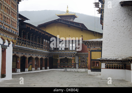 Rinpung Dzong. Großen Drukpa Kagyu buddhistisches Kloster und Festung. Innenansicht Paro. Bhutan Stockfoto