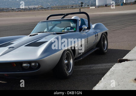 Sep 25, 2011 - San Diego, Kalifornien, USA - Corvette auf dem Coronado Speed Festival. Die Speed-Festival ist eine Kombination aus Ausstellung Oldtimer-Rennen und einer Auto-Show in der Naval Air Station North Island in San Diego statt. (Kredit-Bild: © Scott A. Tugel/ZUMAPRESS.com) Stockfoto