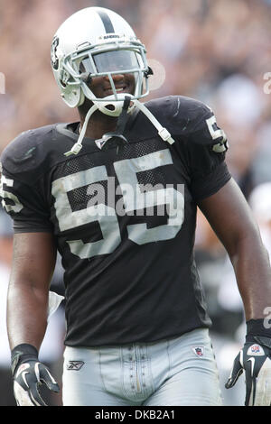 25. September 2011 - Oakland, Kalifornien, USA - Raiders Linebacker Rolando McClain (55) während die NFL-Spiel zwischen den New York Jets und die Oakland Raiders O.co Coliseum in Oakland, Kalifornien.  Der Jäger kam von hinten gegen die Jets 34-24. (Kredit-Bild: © Matt Cohen/Southcreek Global/ZUMAPRESS.com) Stockfoto
