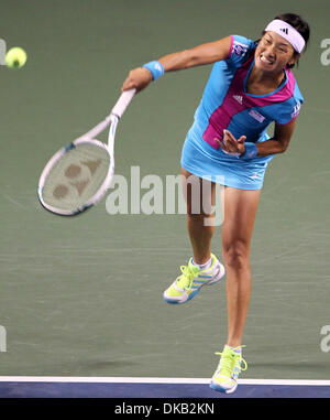 26. September 2011 - Tokyo, Japan - KIMIKO DATE KRUMM Japans in Aktion gegen MANDA MINELLA Luxembourgduring Pan Pacific Open Tennis-Turnier in Ariake Kolosseum in Tokio, Japan. (Kredit-Bild: © Koichi Kamoshida/Jana Press/ZUMAPRESS.com) Stockfoto