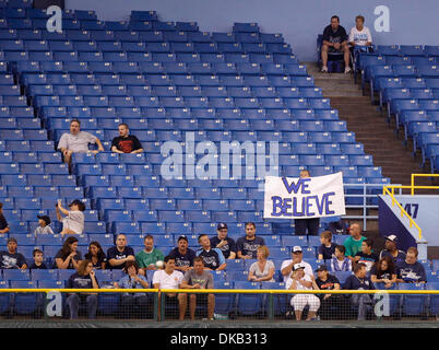 26. September 2011 - St. Petersburg, Florida, USA - Besuch war während der Strahlen-Spiel gegen die New York Yankees im Tropicana Field toll. (Kredit-Bild: © James Borchuck/St. Petersburg Times/ZUMAPRESS.com) Stockfoto