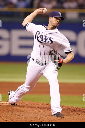 26. September 2011 liefert - St. Petersburg, Florida, USA - JAMES SHIELD in der sechsten während der Strahlen-Spiel gegen die New York Yankees im Tropicana Field. (Kredit-Bild: © James Borchuck/St. Petersburg Times/ZUMAPRESS.com) Stockfoto