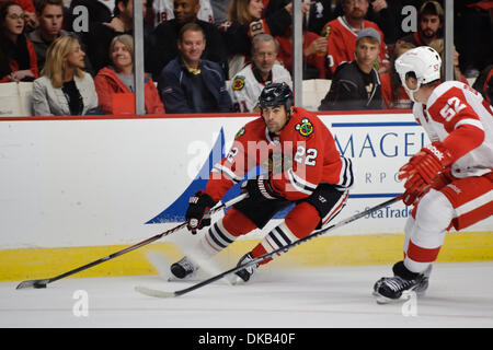 Sep 28, 2011 - Chicago, Illinois, USA - Chicago center Jamal Mayers (22) während die NHL-Vorsaison-Spiel zwischen den Chicago Blackhawks und den Detroit Red Wings im United Center in Chicago, IL. Die Blackhawks besiegt die Red Wings 4-3. (Kredit-Bild: © John Rowland/Southcreek Global/ZUMAPRESS.com) Stockfoto