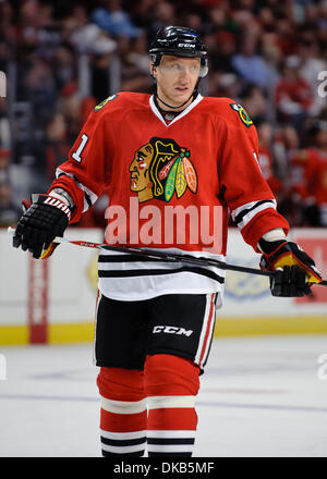 Sep 28, 2011 - Chicago, Illinois, USA - Chicago-Rechtsaußen Marian Hossa (81) während des NHL-Vorsaison-Spiels zwischen den Chicago Blackhawks und den Detroit Red Wings im United Center in Chicago, IL. Die Blackhawks besiegt die Red Wings 4-3. (Kredit-Bild: © John Rowland/Southcreek Global/ZUMAPRESS.com) Stockfoto