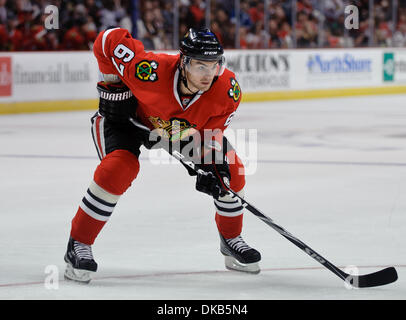 Sep 28, 2011 - Chicago, Illinois, USA - Chicago center Michael Frolik (67), während die NHL-Vorsaison-Spiel zwischen den Chicago Blackhawks und den Detroit Red Wings im United Center in Chicago, IL. Die Blackhawks besiegt die Red Wings 4-3. (Kredit-Bild: © John Rowland/Southcreek Global/ZUMAPRESS.com) Stockfoto