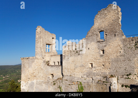 Zerstörten Burg von Lacoste im Luberon, Provence, Frankreich. Stockfoto