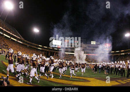 1. Oktober 2011 - Tempe, Arizona, USA - The Arizona State Sun Devils nehmen das Feld vor einem Spiel gegen die Oregon State Beavers im Sun Devil Stadium in Tempe, AZ (Credit-Bild: © Gene Lower/Southcreek/ZUMAPRESS.com) Stockfoto