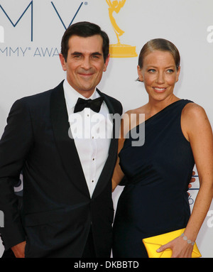 Ty Burrell Holly Burrell 64th Annual Primetime Emmy Awards statt im Nokia Theatre L.A. Live-Ankünfte Los Angeles, Kalifornien, USA Stockfoto