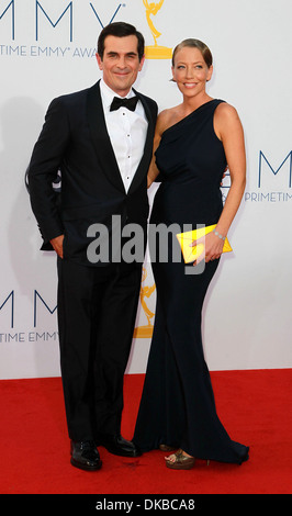 Ty Burrell Holly Burrell 64th Annual Primetime Emmy Awards statt im Nokia Theatre L.A. Live-Ankünfte Los Angeles, Kalifornien, USA Stockfoto