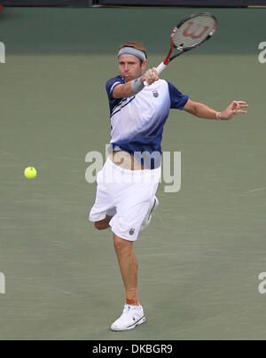 3. Oktober 2011 kehrt zurück - Tokyo, Japan - MARDY FISH der USA den Ball gegen Ryan Harrison von den USA in der ersten Runde von Rakuten Japan Open Tennis Championship 2011 in Ariake Kolosseum. Fisch besiegt Harrison von 6-4, 3-6, 7-5. (Kredit-Bild: © Junko Kimura/Jana Press/ZUMAPRESS.com) Stockfoto
