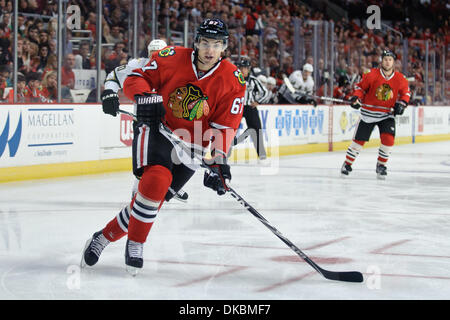 8. Oktober 2011 - Chicago, Illinois, USA - Chicago rechten Flügel Michael Frolik (67) während des NHL-Spiels zwischen den Chicago Blackhawks und den Dallas Stars im United Center in Chicago, IL. Die Blackhawks besiegt die Sternen 5-2. (Kredit-Bild: © John Rowland/Southcreek/ZUMAPRESS.com) Stockfoto