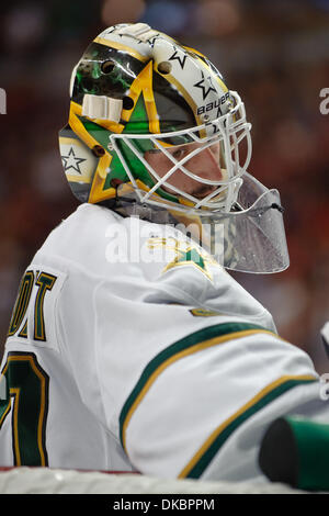 8. Oktober 2011 - Chicago, Illinois, USA - Dallas Torwart Andrew Raycroft (30) während des NHL-Spiels zwischen den Chicago Blackhawks und den Dallas Stars im United Center in Chicago, IL. Die Blackhawks besiegt die Sternen 5-2. (Kredit-Bild: © John Rowland/Southcreek/ZUMAPRESS.com) Stockfoto