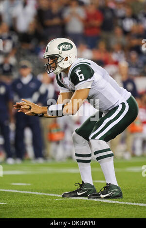 9. Oktober 2011 - Foxboro, Massachusetts, Jets USA - New York QB Mark Sanchez (6). Die New England Patriots besiegen die New York Jets 30 - 21 während der AFC East Matchup im Gillette Stadium. (Bild Kredit: Geoff Bolte/Southcreek/ZUMAPRESS.com ©) Stockfoto