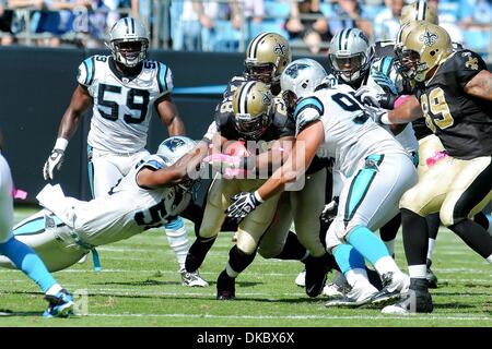 9. Oktober 2011 - Charlotte, North Carolina, USA - New Orleans Saints Runningback Mark Ingram (28). Heiligen besiegen die Panthers 30-27 bei der Bank of America Stadium in Charlotte, North Carolina. (Kredit-Bild: © Anthony Barham/Southcreek/ZUMAPRESS.com) Stockfoto