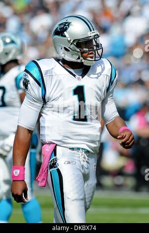 9. Oktober 2011 - Charlotte, North Carolina, USA - Carolina Panthers quarterback Cam Newton 1. Heiligen Niederlage die Panthers 30-27 bei der Bank of America Stadium in Charlotte, North Carolina. (Kredit-Bild: © Anthony Barham/Southcreek/ZUMAPRESS.com) Stockfoto